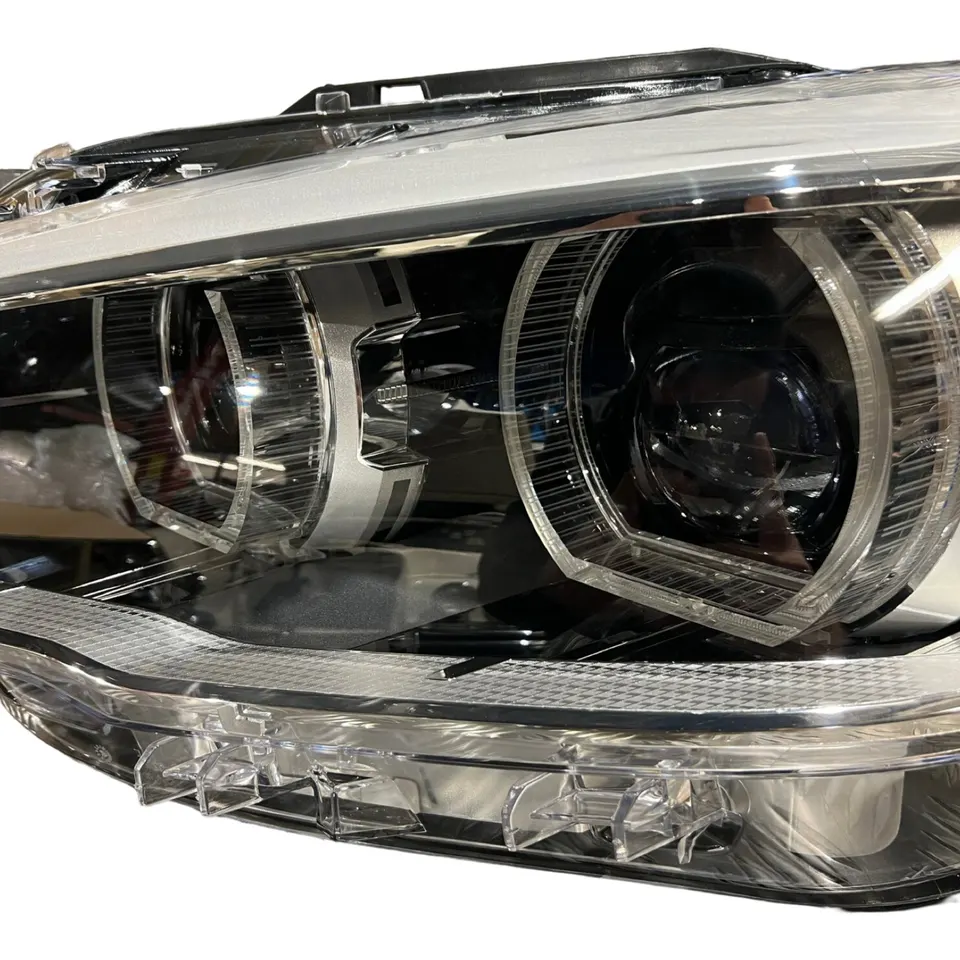 چراغ جلو LED بی ام و F20 فیس لیفت — نمای جانبی